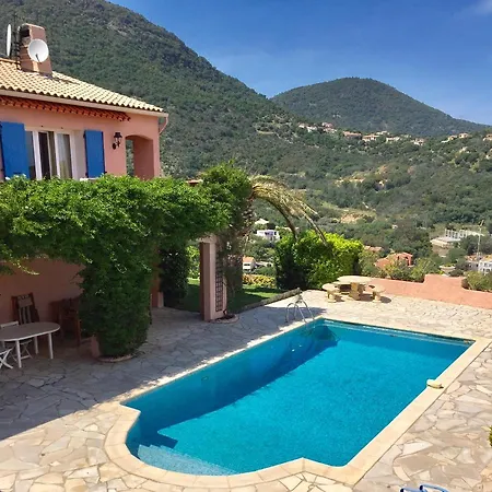 Rez-de Piscine Apartment